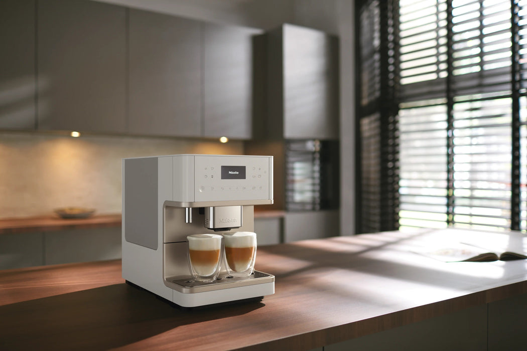 Machine espresso automatique, blanche, Miele CM6360